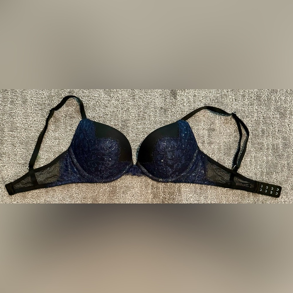 Victoria’s Secret Very Sexy Push-Up Bra 32C